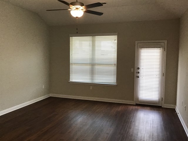 8008 Mckamy Drive , Austin, TX, 78744 | 5173026 | Realty Texas LLC