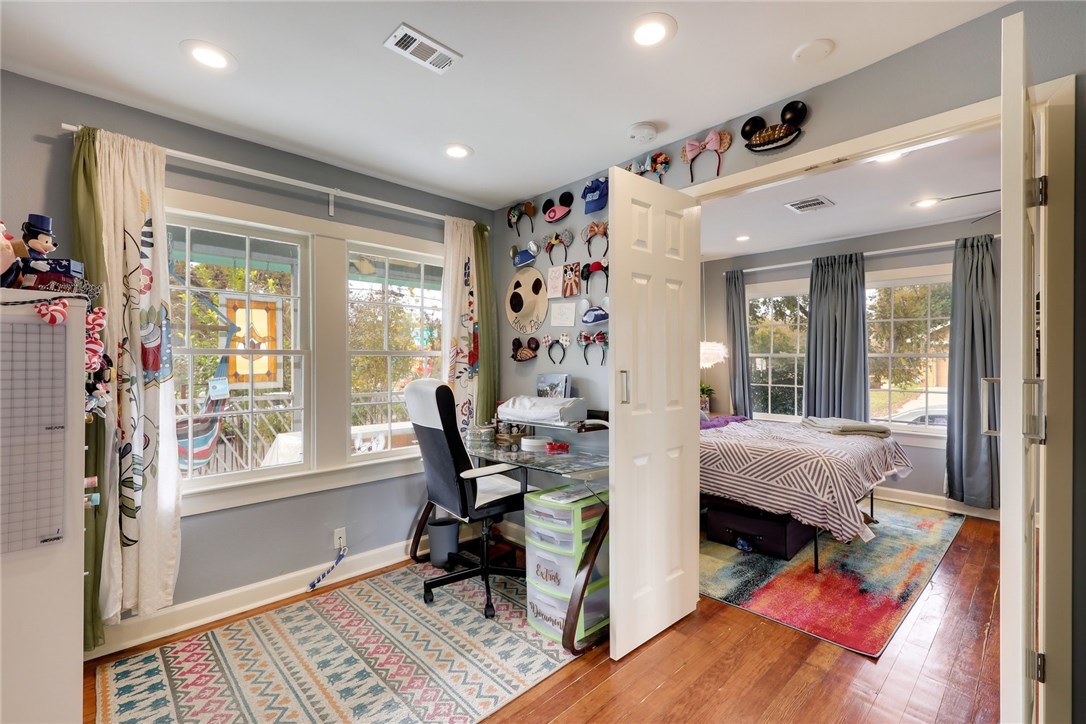 1100 Olive Street , Austin, TX, 78702 | 7967185 | Realty Texas LLC
