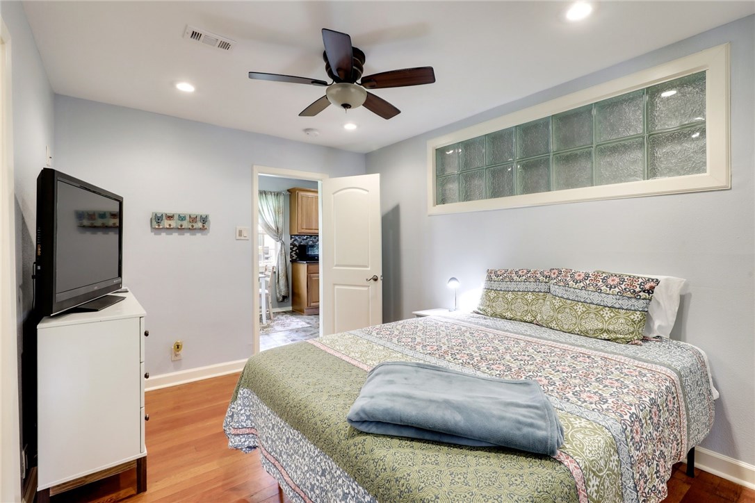 1100 Olive Street , Austin, TX, 78702 | 7967185 | Realty Texas LLC