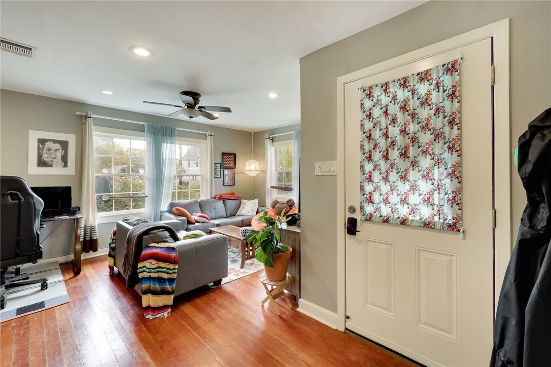 1100 Olive Street , Austin, TX, 78702 | 7967185 | Realty Texas LLC