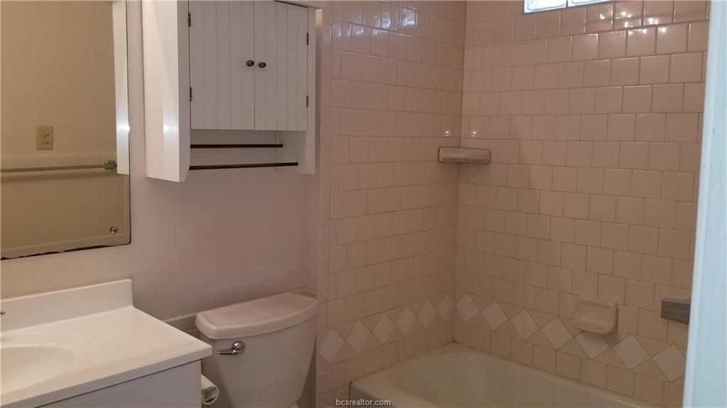 1200 Holleman Drive , College Station, TX, 77840 | 19001343 | Realty Texas LLC