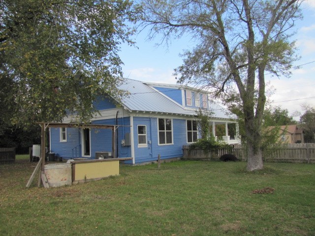 603 Sloan Street , Taylor, TX, 76574 | 8820347 | Realty Texas LLC