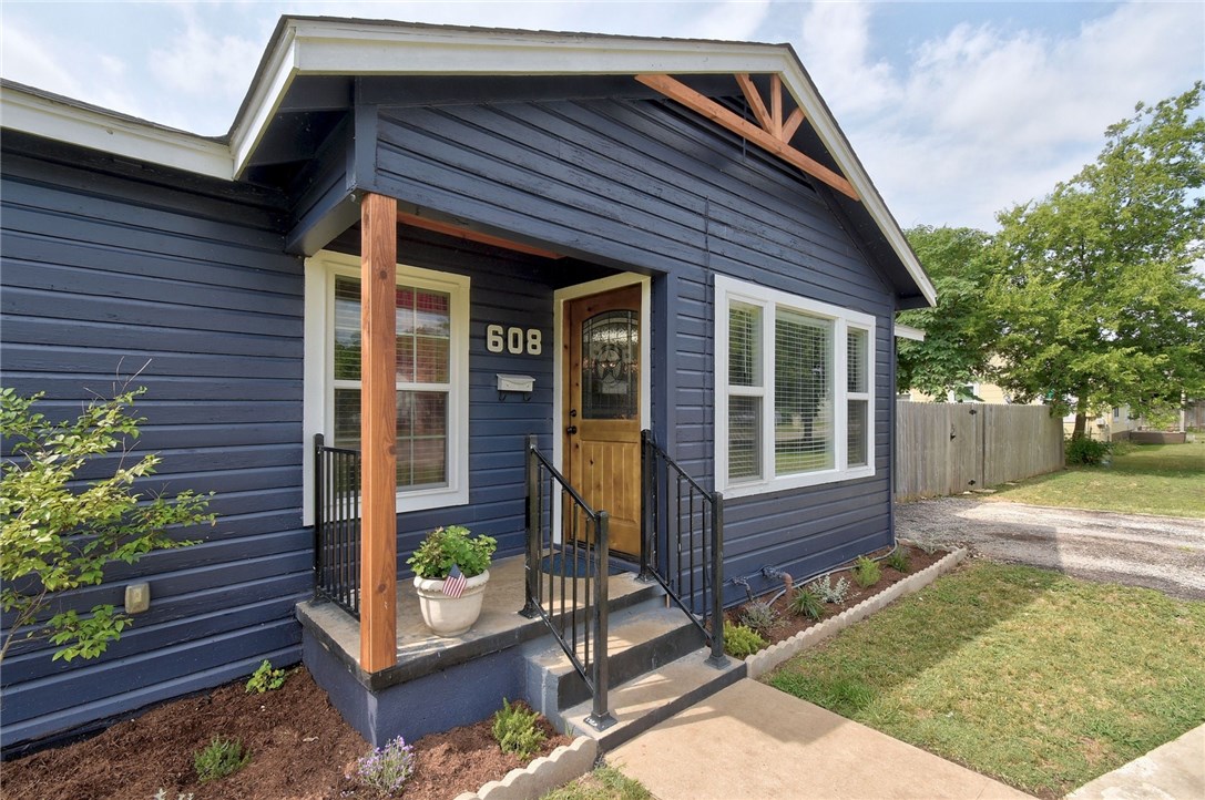 608 E 18th Street , Georgetown, TX, 78626 | 4728414 | Realty Texas LLC