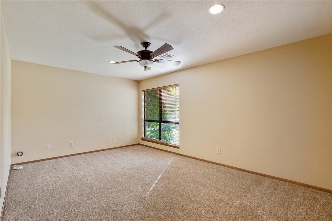 4408 Village Oak Drive , Waco, TX, 76710 | 190161 | Realty Texas LLC