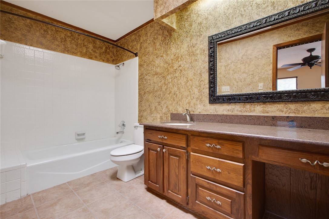 4408 Village Oak Drive , Waco, TX, 76710 | 190161 | Realty Texas LLC