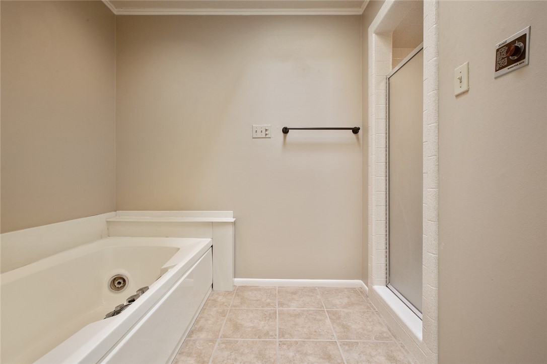 4408 Village Oak Drive , Waco, TX, 76710 | 190161 | Realty Texas LLC