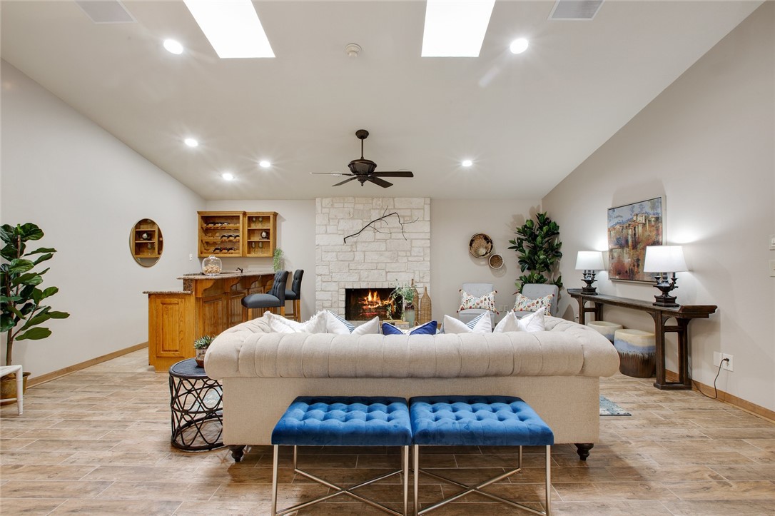 4408 Village Oak Drive , Waco, TX, 76710 | 190161 | Realty Texas LLC