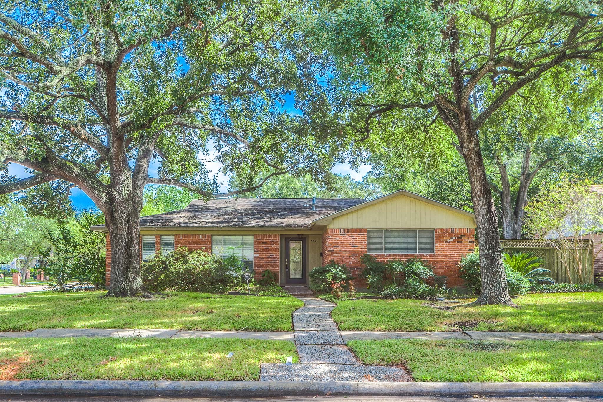 5443 Kuldell Drive , Houston, TX, 77096 | 52828409 | Realty Texas LLC