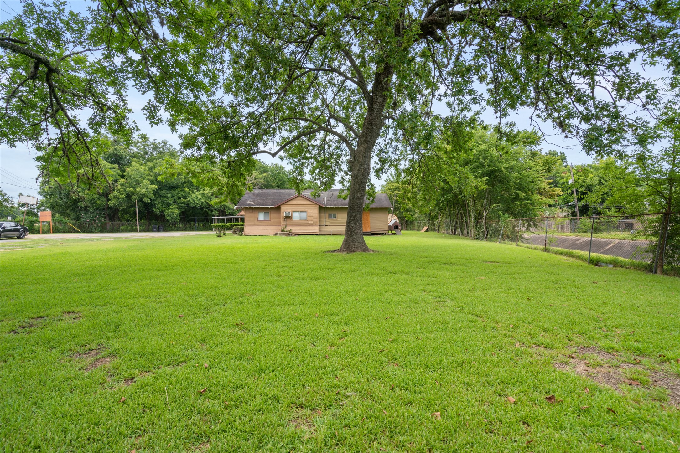 451 Victoria Drive , Houston, TX, 77022 | 54326517 | Realty Texas LLC