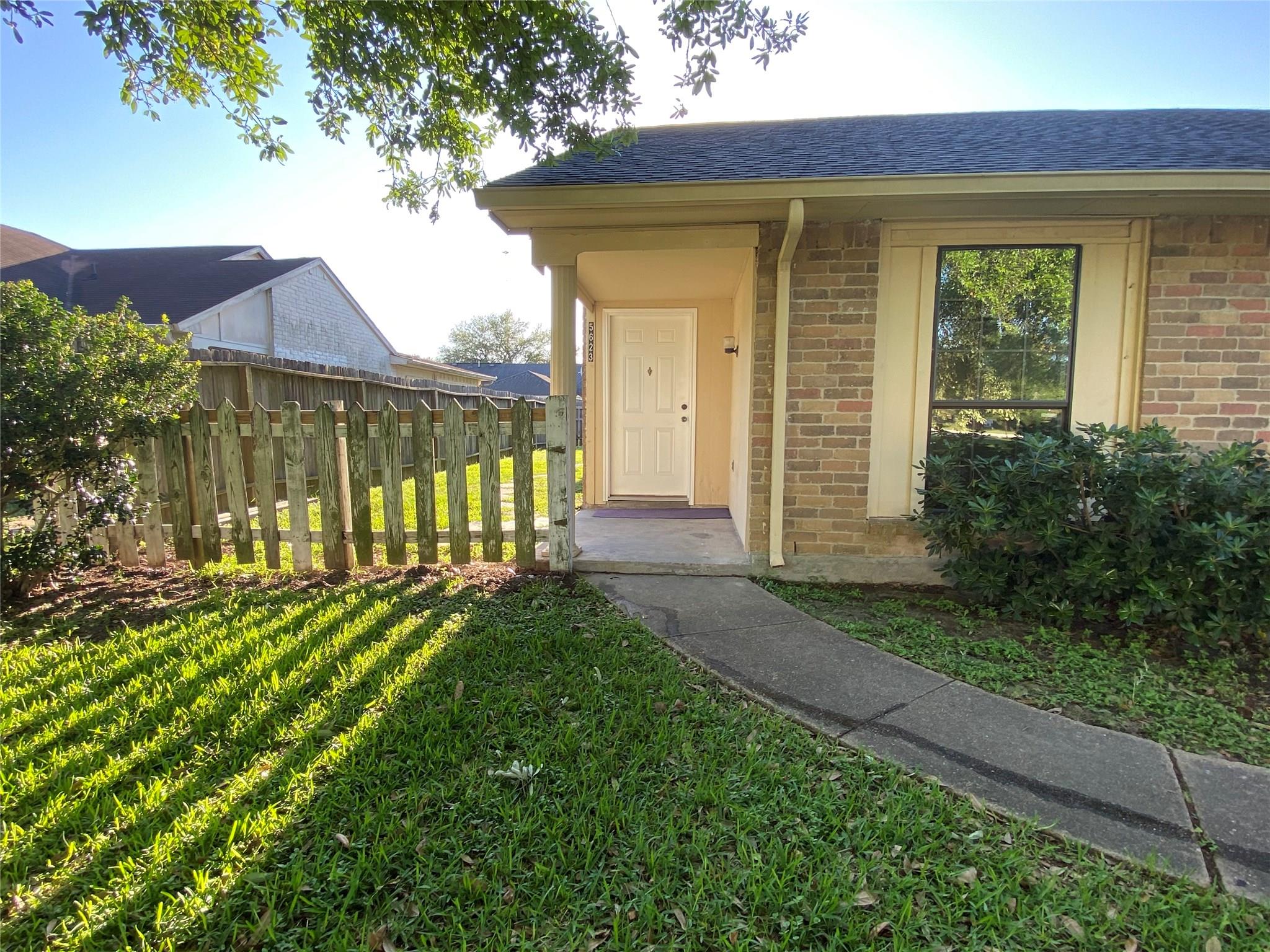 5623 Woodbend Drive , Houston, TX, 77049 | 38047360 | Realty Texas LLC