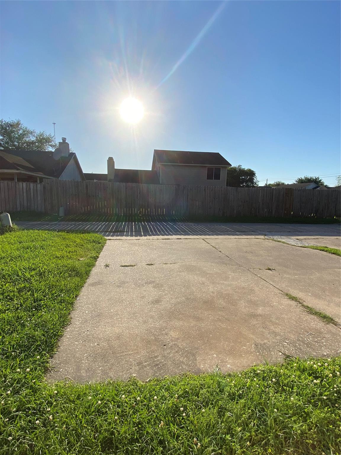 5623 Woodbend Drive , Houston, TX, 77049 | 38047360 | Realty Texas LLC