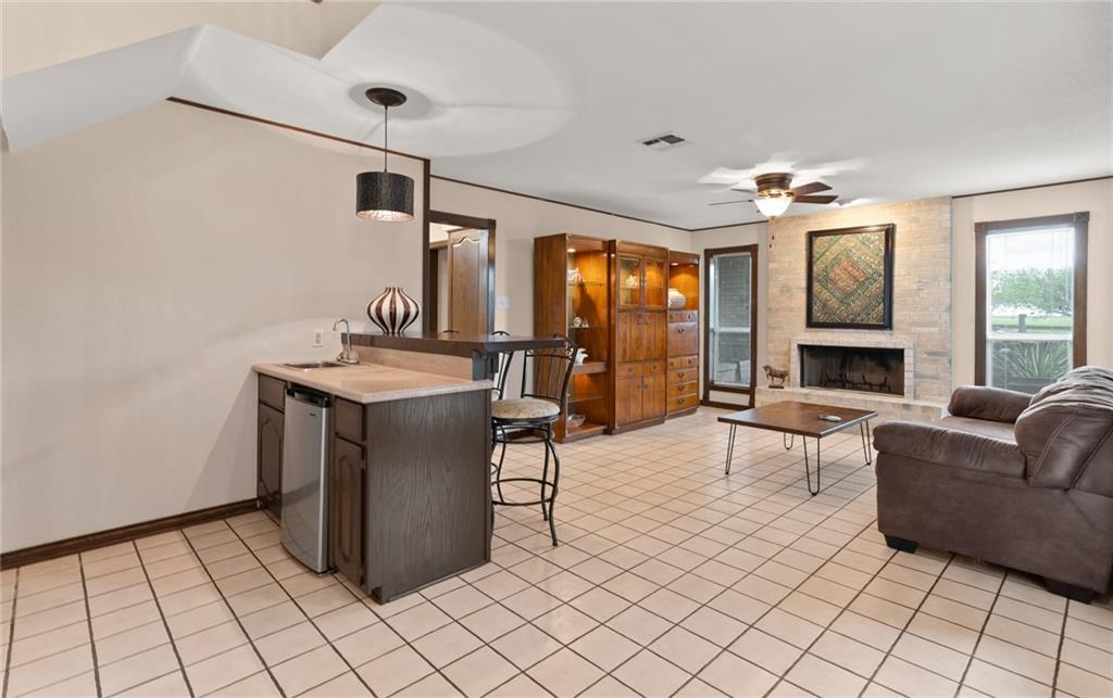 101 Lone Oak Street , Portland, TX, 78374 | 363519 | Realty Texas LLC