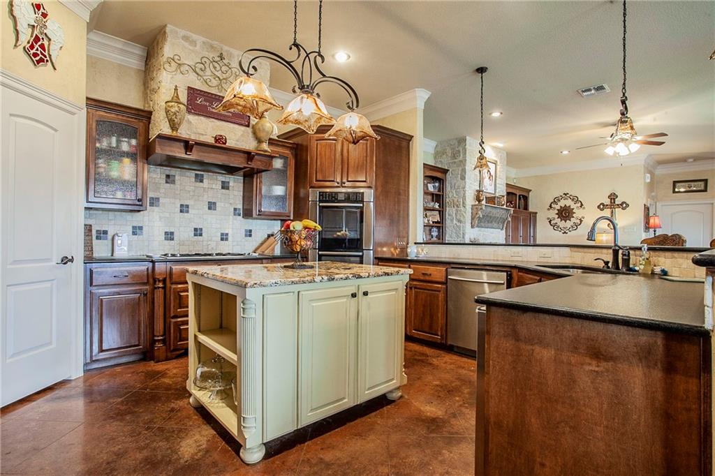 500 Casa Del Rancho Road , Lorena, TX, 76655 | 198706 | Realty Texas LLC