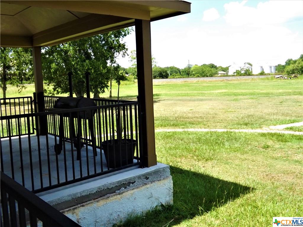 1218 E Main Street , Eagle Lake, TX, 77434 | 427555 | Realty Texas LLC