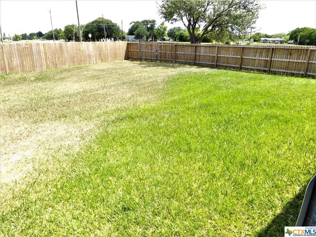 1218 E Main Street , Eagle Lake, TX, 77434 | 427555 | Realty Texas LLC