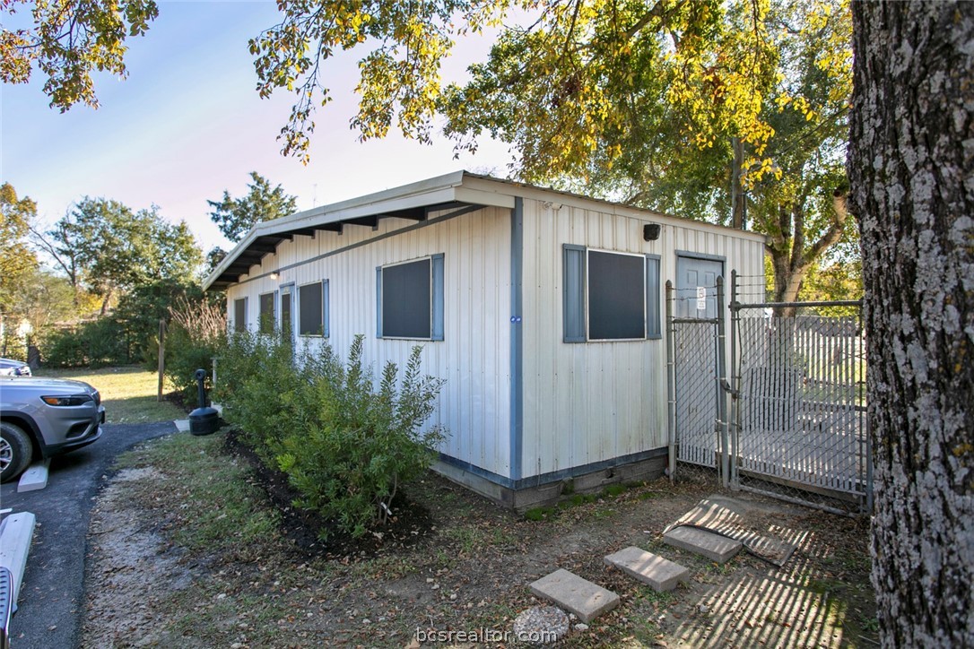 3820 N Texas Avenue , Bryan, TX, 77803-0736 | 21000214 | Realty Texas LLC