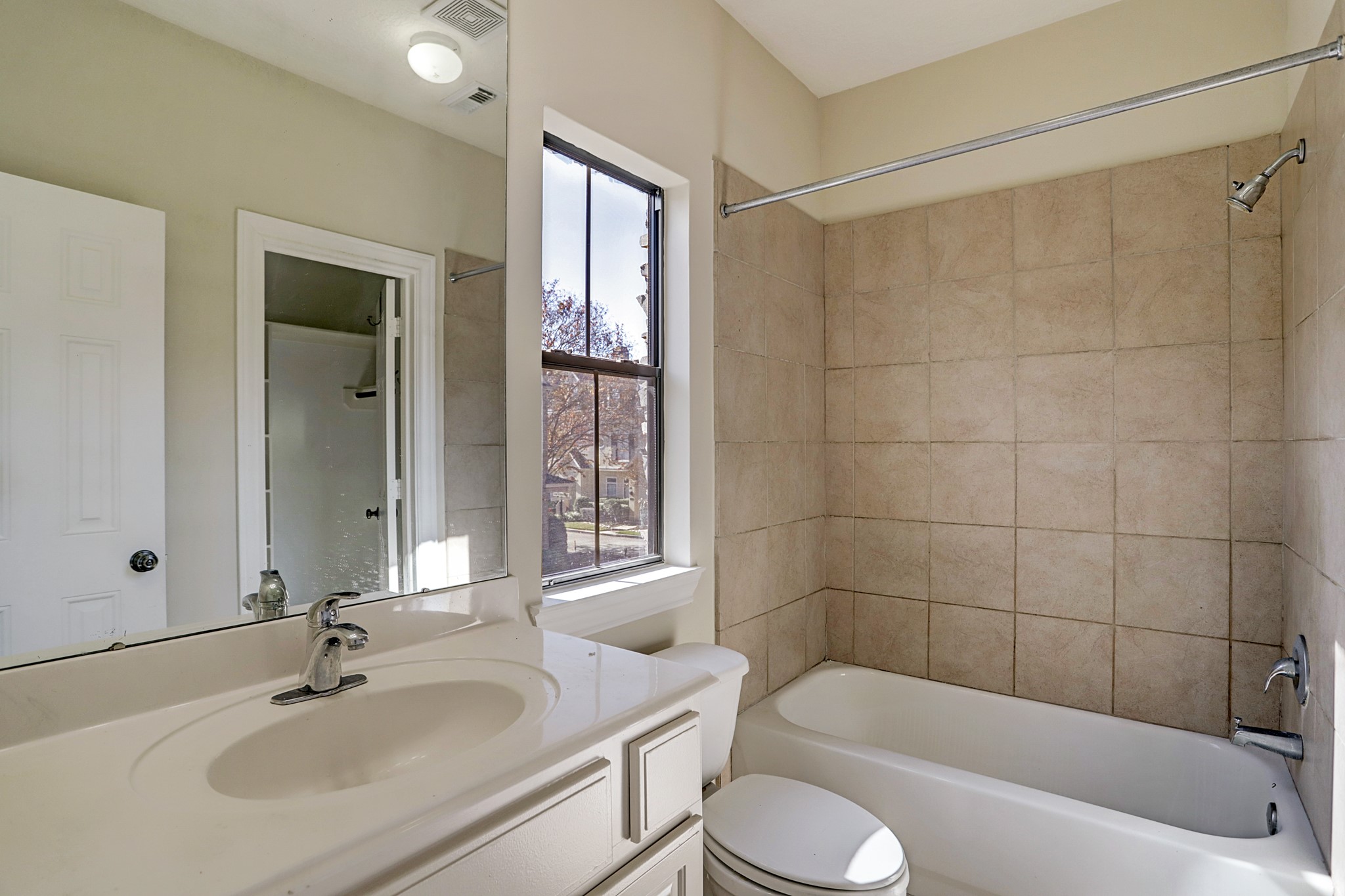 3342 Green Tree Park , Houston, TX, 77007 | 84393668 | Realty Texas LLC