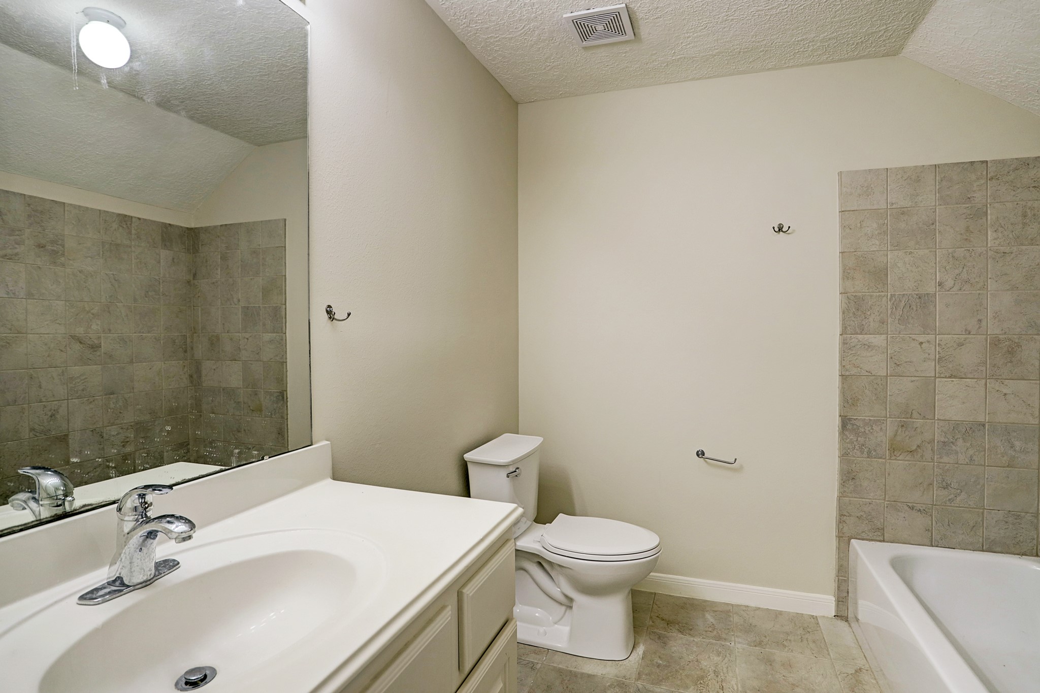 3342 Green Tree Park , Houston, TX, 77007 | 84393668 | Realty Texas LLC