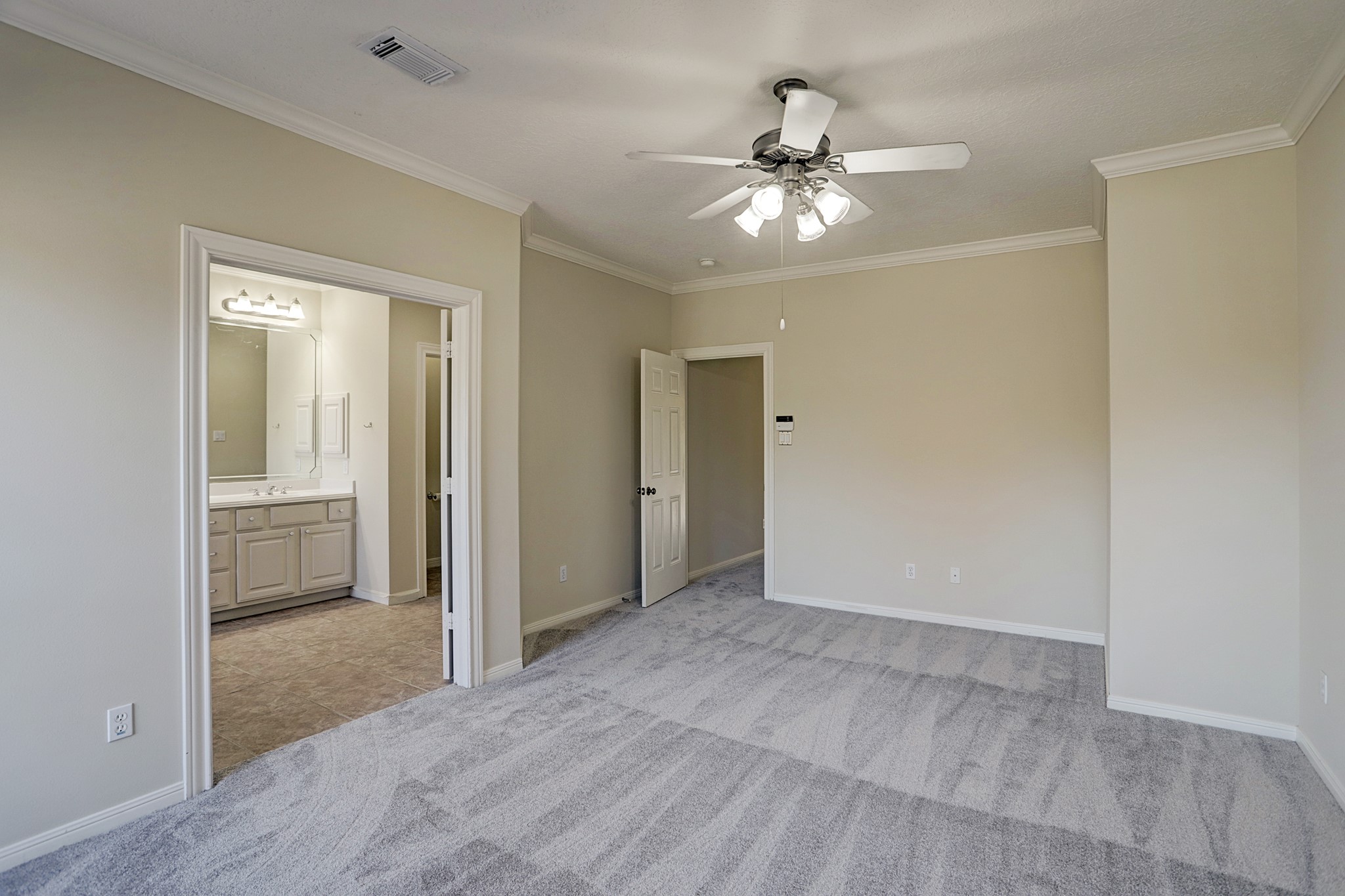 3342 Green Tree Park , Houston, TX, 77007 | 84393668 | Realty Texas LLC