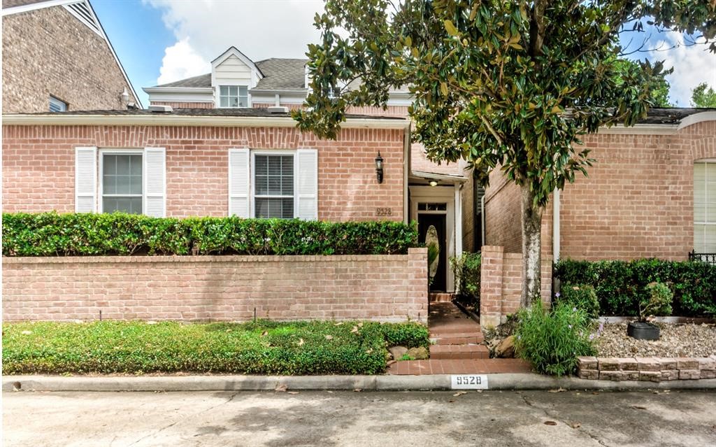 9528 Bayou Brook Street , Houston, TX, 77063 | 52475889 | Realty Texas LLC