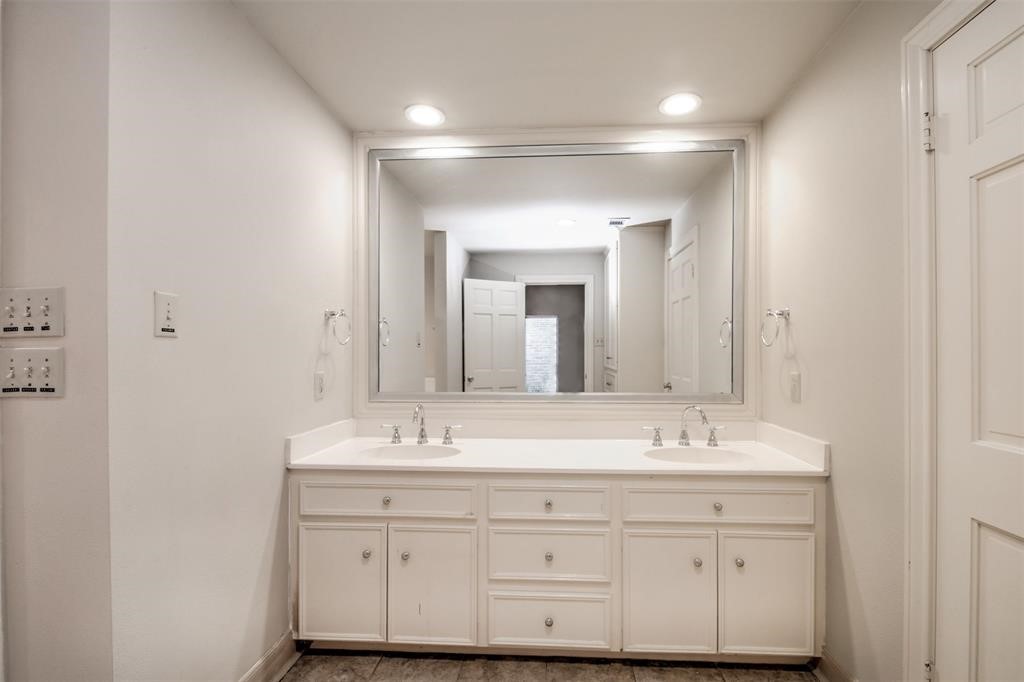 9528 Bayou Brook Street , Houston, TX, 77063 | 52475889 | Realty Texas LLC