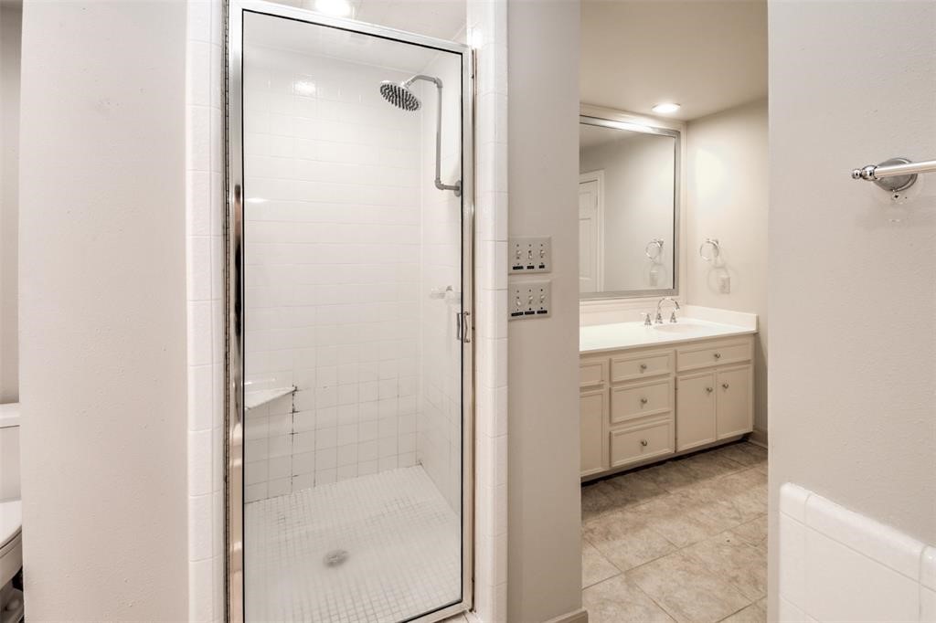 9528 Bayou Brook Street , Houston, TX, 77063 | 52475889 | Realty Texas LLC