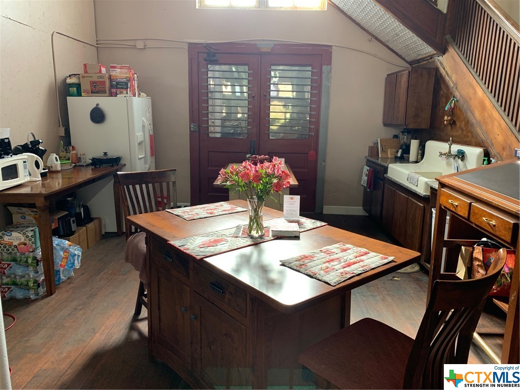 716 N Avenue D Avenue , Shiner, TX, 77984 | 430932 | Realty Texas LLC