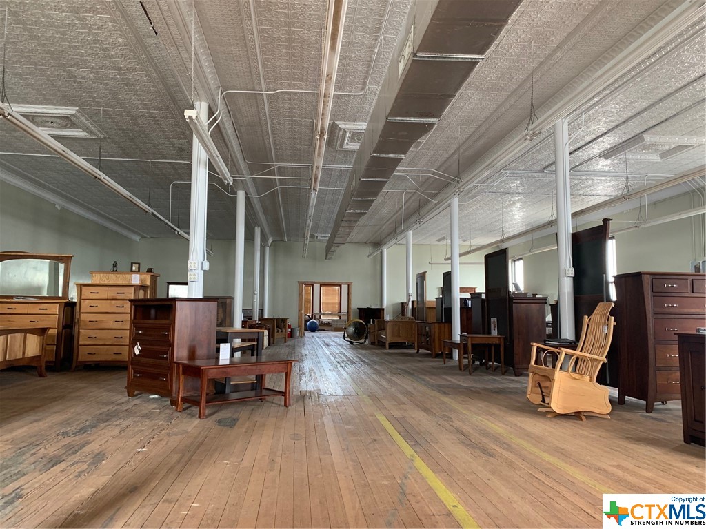 716 N Avenue D Avenue , Shiner, TX, 77984 | 430932 | Realty Texas LLC