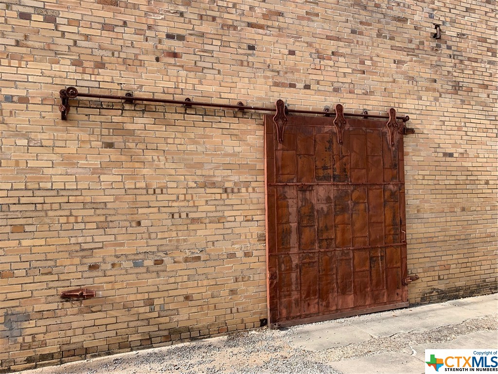 716 N Avenue D Avenue , Shiner, TX, 77984 | 430932 | Realty Texas LLC