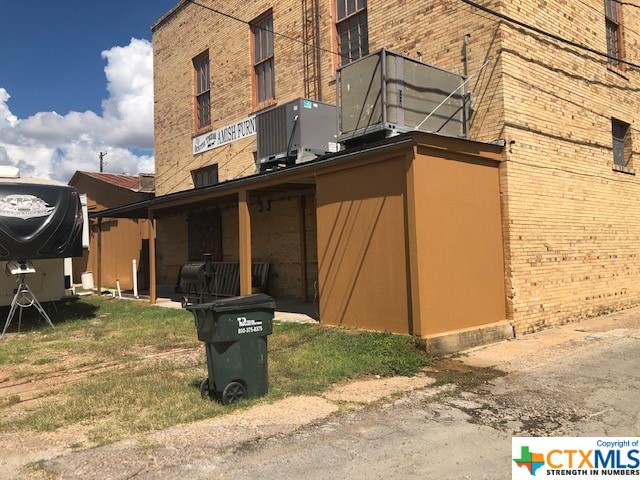 716 N Avenue D Avenue , Shiner, TX, 77984 | 430932 | Realty Texas LLC