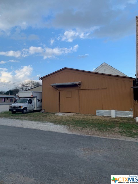 716 N Avenue D Avenue , Shiner, TX, 77984 | 430932 | Realty Texas LLC