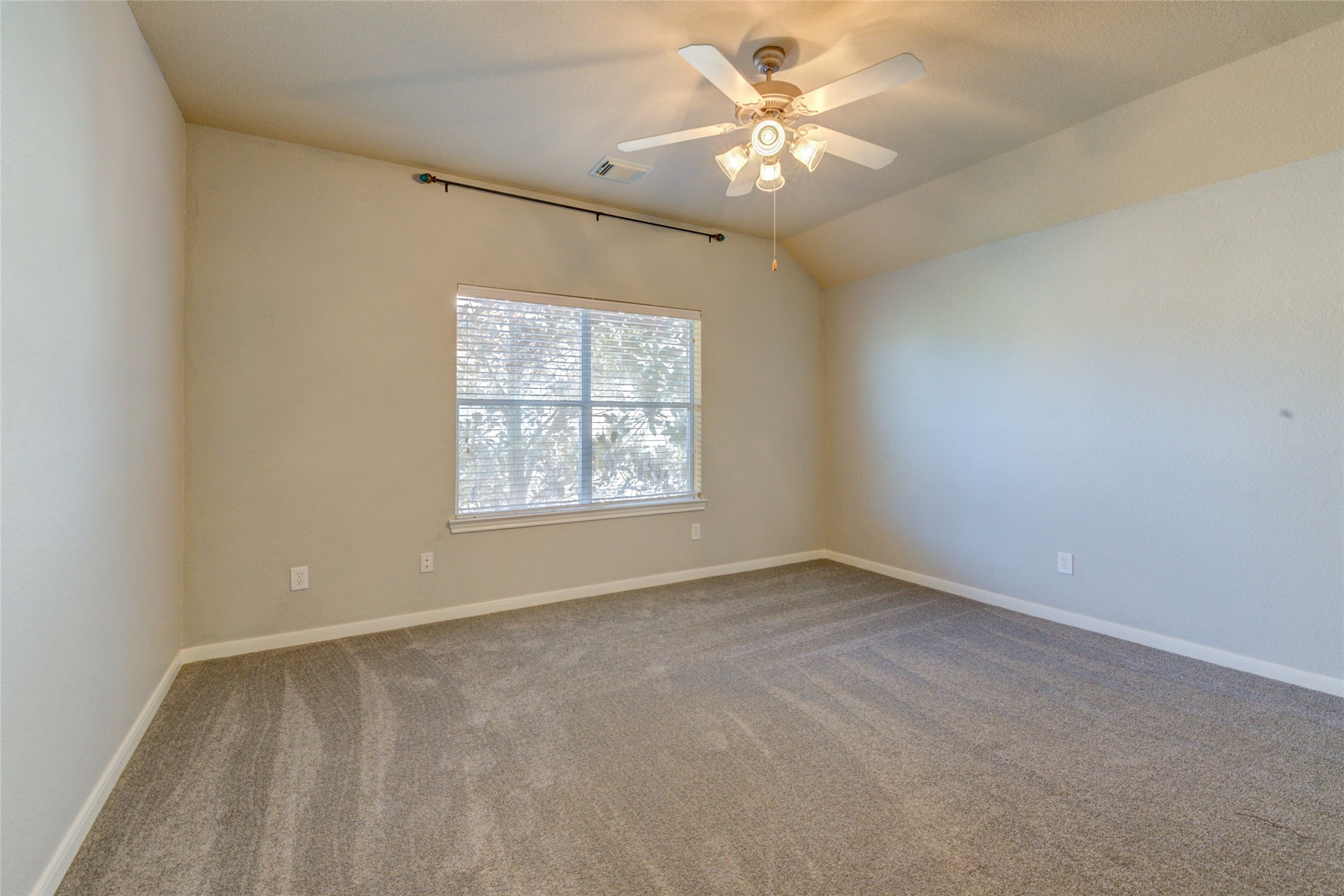 141 E Montfair Boulevard , The Woodlands, TX, 77382 | 77114470 | Realty Texas LLC
