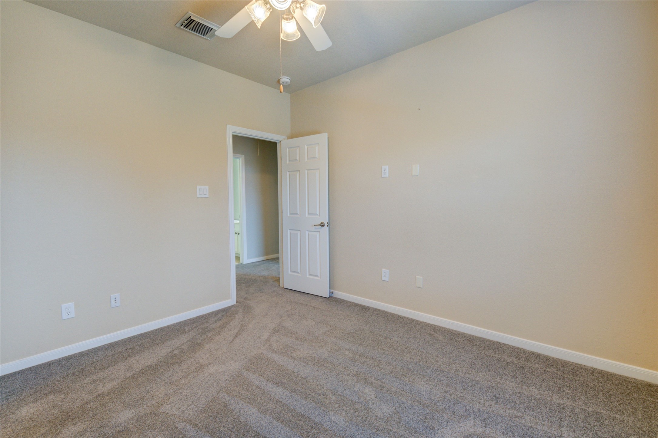 141 E Montfair Boulevard , The Woodlands, TX, 77382 | 77114470 | Realty Texas LLC