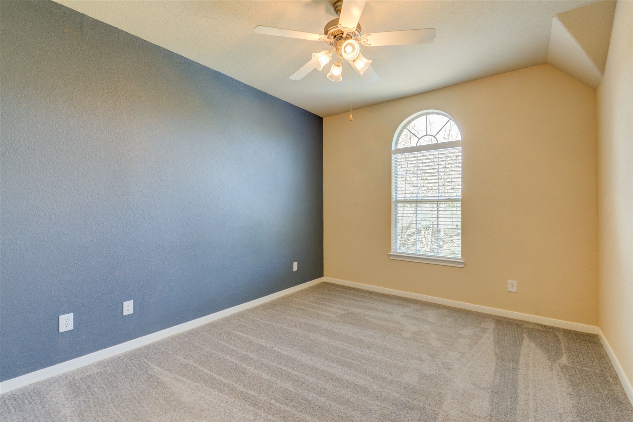 141 E Montfair Boulevard , The Woodlands, TX, 77382 | 77114470 | Realty Texas LLC