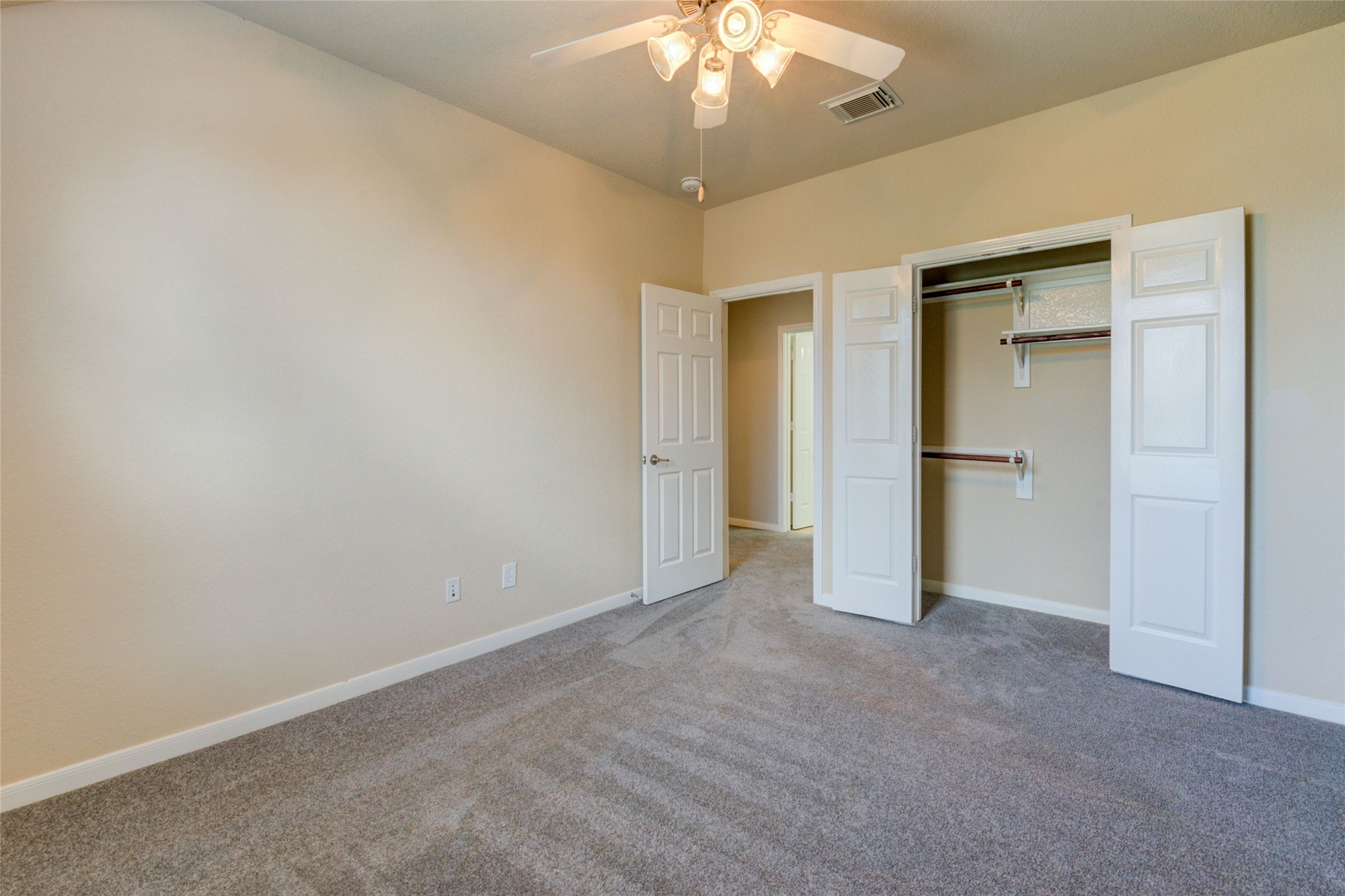 141 E Montfair Boulevard , The Woodlands, TX, 77382 | 77114470 | Realty Texas LLC
