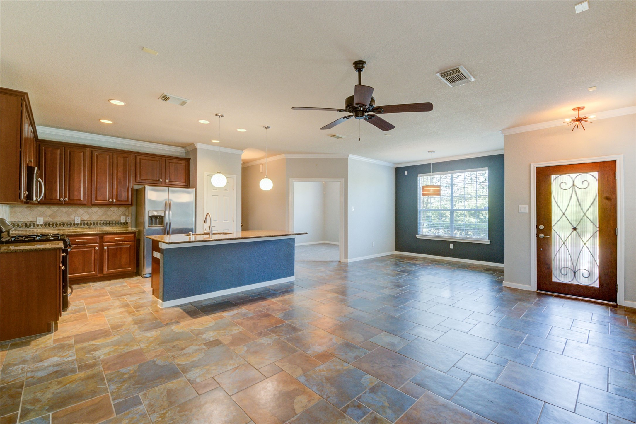 141 E Montfair Boulevard , The Woodlands, TX, 77382 | 77114470 | Realty Texas LLC