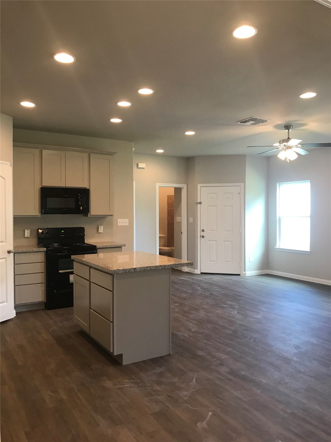 609 South Campbell Street B , Willis, TX, 77378 | 21399145 | Realty Texas LLC