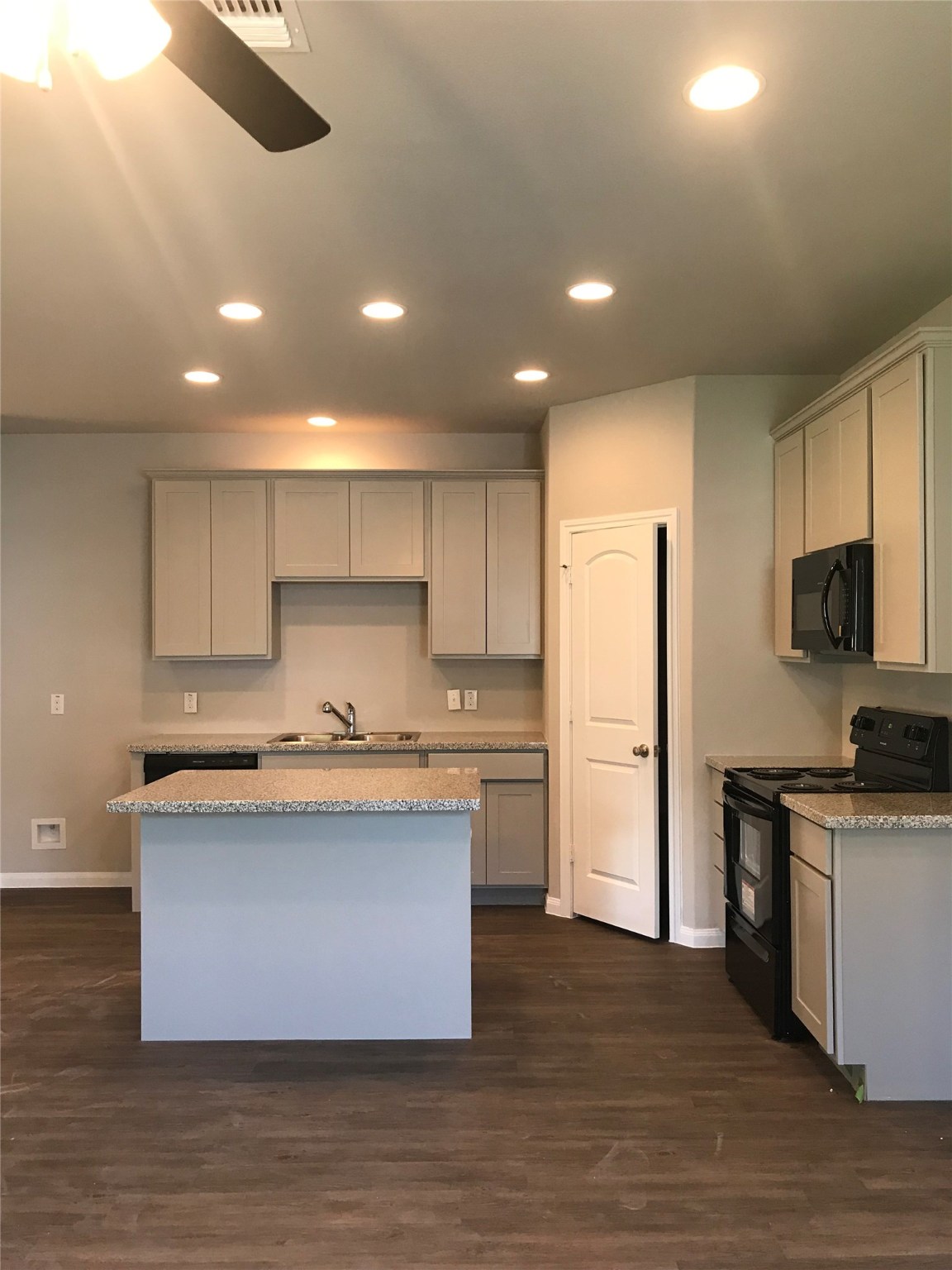 609 South Campbell Street B , Willis, TX, 77378 | 21399145 | Realty Texas LLC