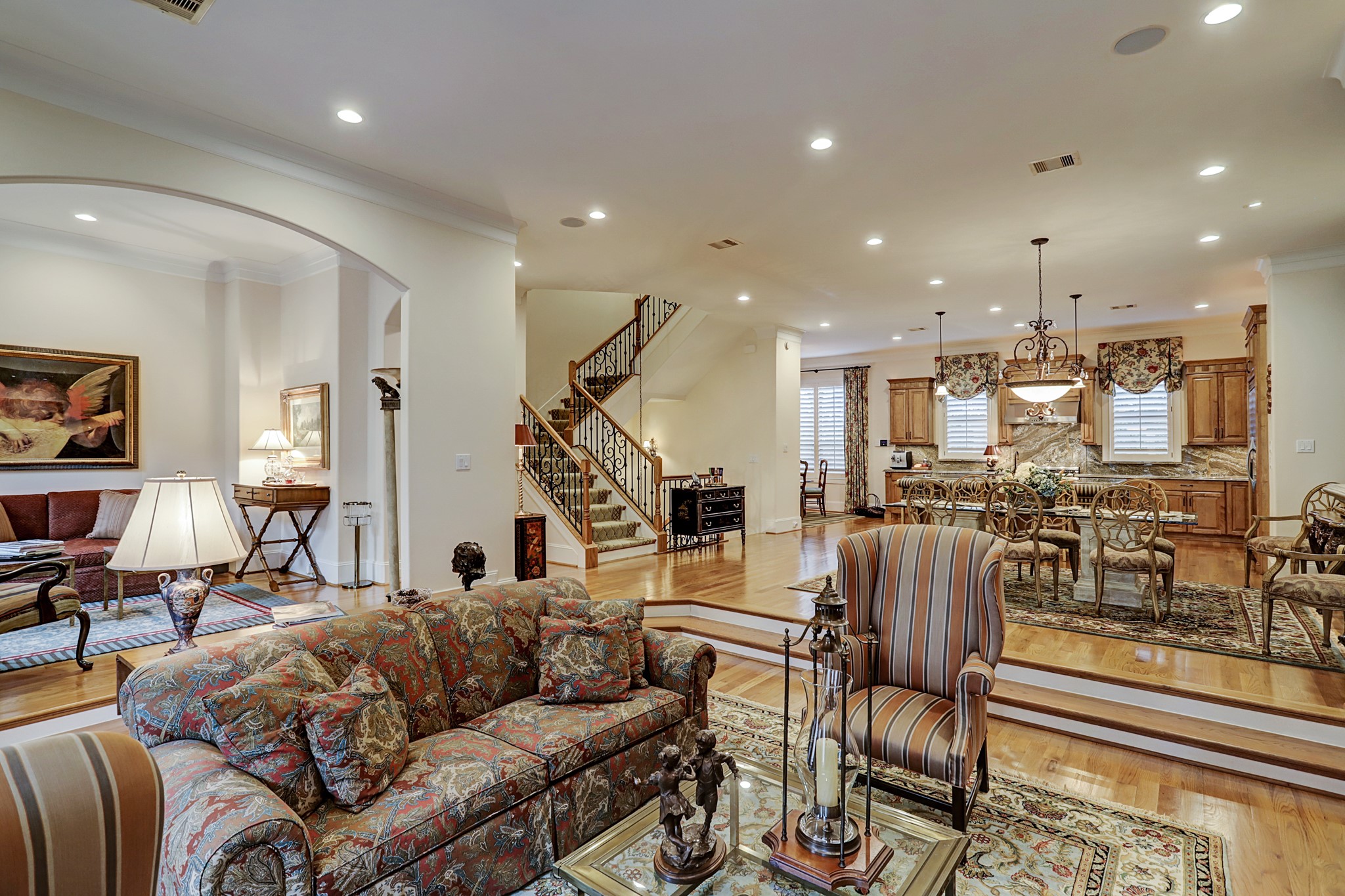 1813 Nantucket Drive , Houston, TX, 77057 | 2832195 | Realty Texas LLC