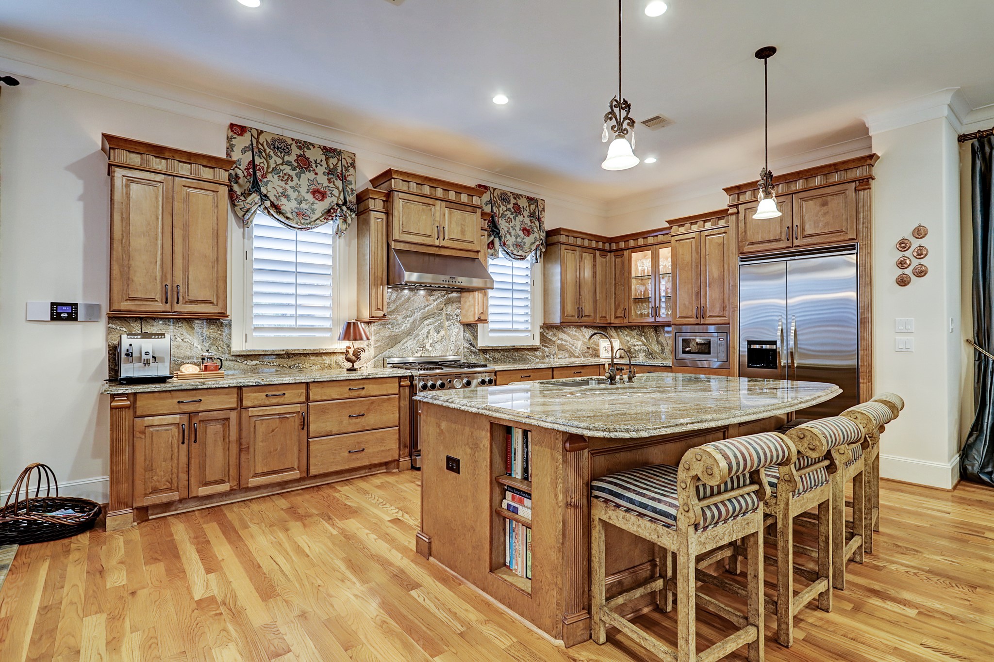 1813 Nantucket Drive , Houston, TX, 77057 | 2832195 | Realty Texas LLC