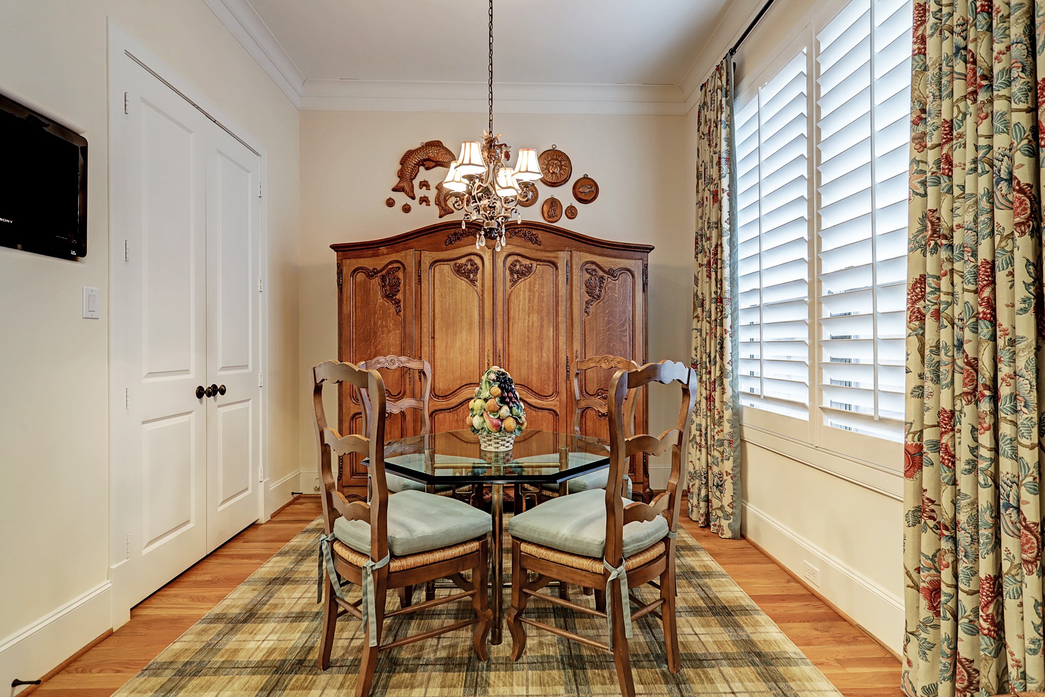 1813 Nantucket Drive , Houston, TX, 77057 | 2832195 | Realty Texas LLC