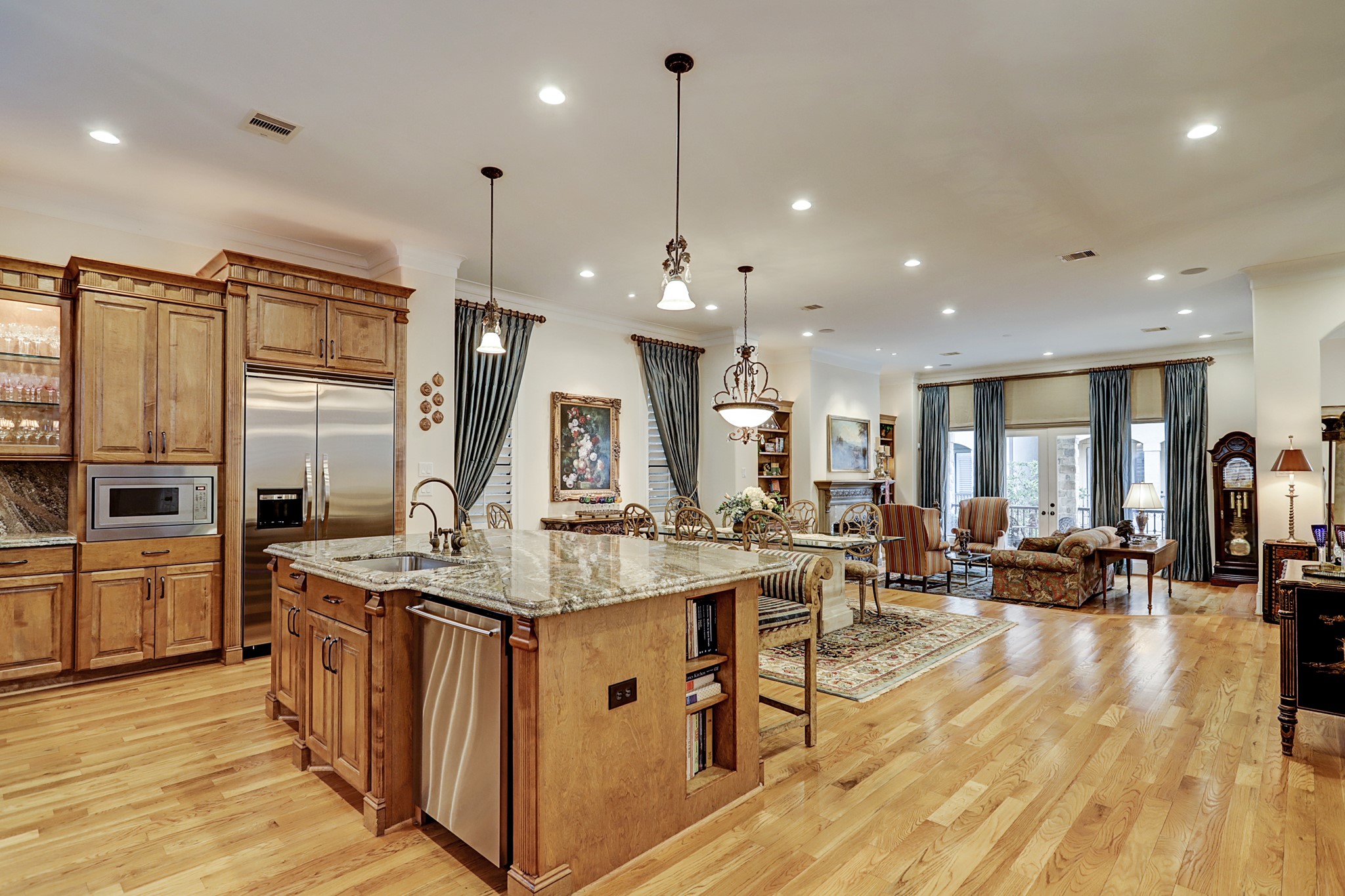 1813 Nantucket Drive , Houston, TX, 77057 | 2832195 | Realty Texas LLC