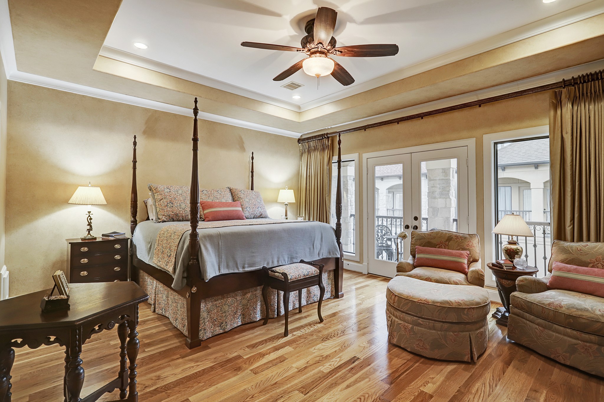 1813 Nantucket Drive , Houston, TX, 77057 | 2832195 | Realty Texas LLC