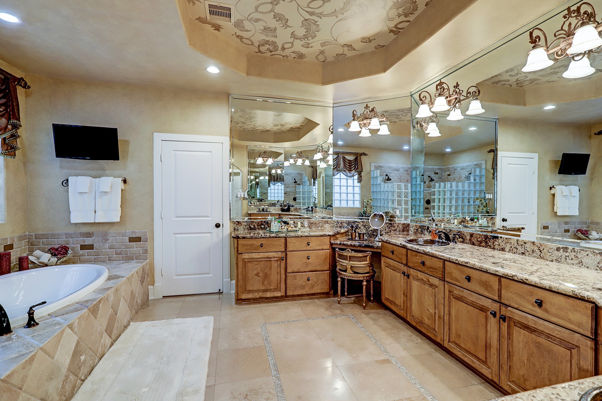 1813 Nantucket Drive , Houston, TX, 77057 | 2832195 | Realty Texas LLC
