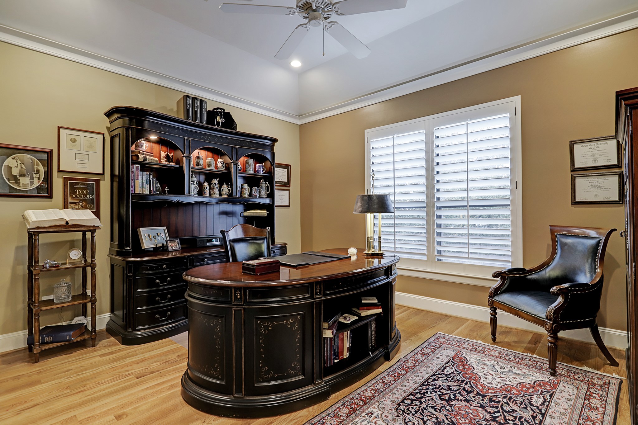 1813 Nantucket Drive , Houston, TX, 77057 | 2832195 | Realty Texas LLC