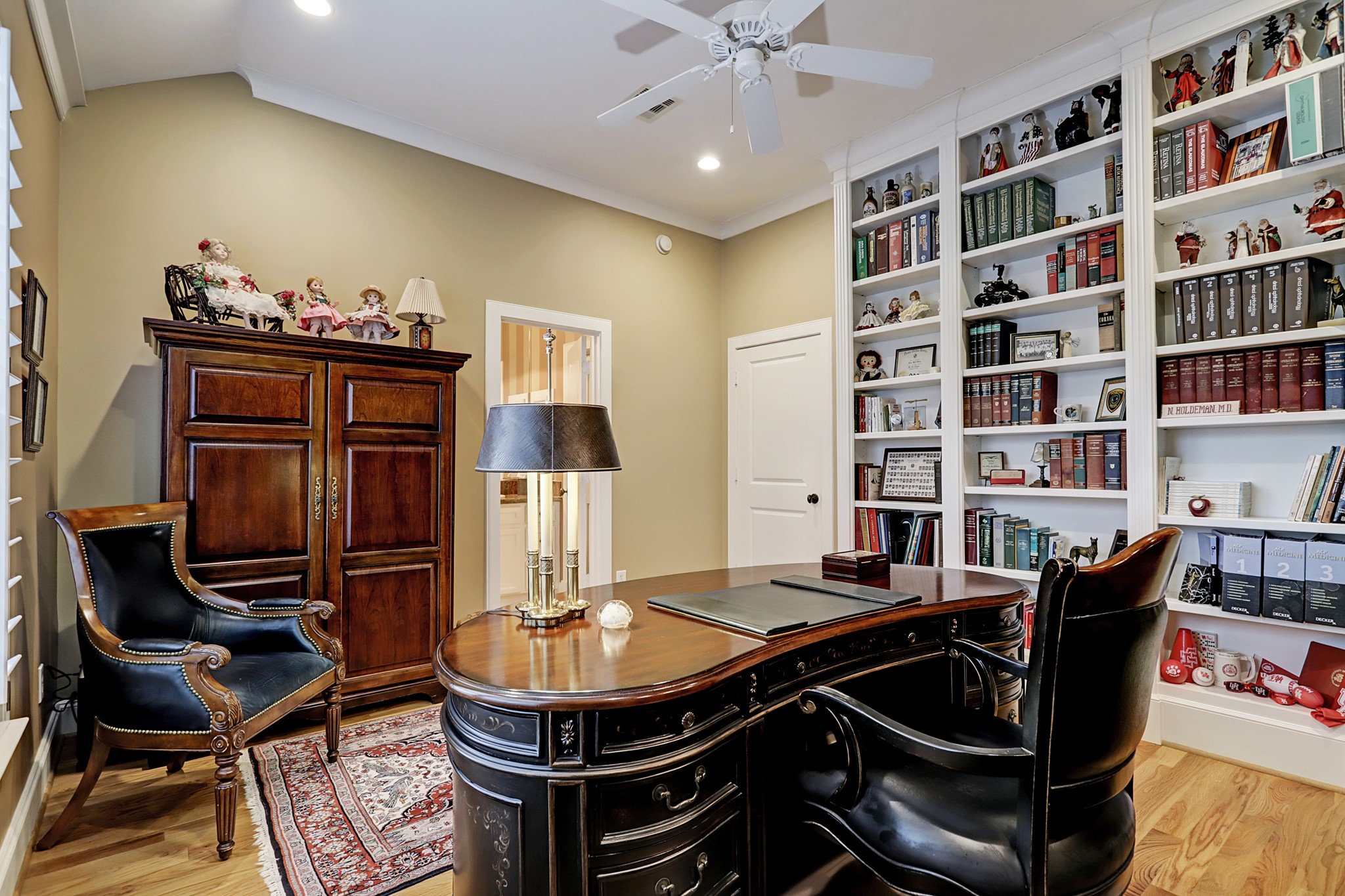 1813 Nantucket Drive , Houston, TX, 77057 | 2832195 | Realty Texas LLC