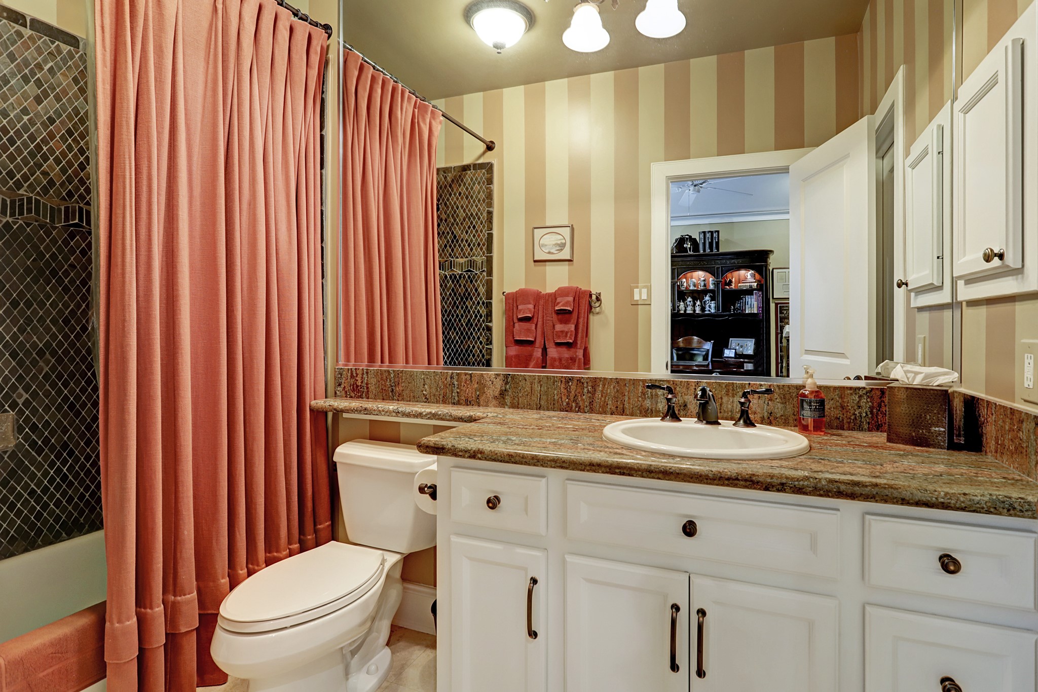 1813 Nantucket Drive , Houston, TX, 77057 | 2832195 | Realty Texas LLC
