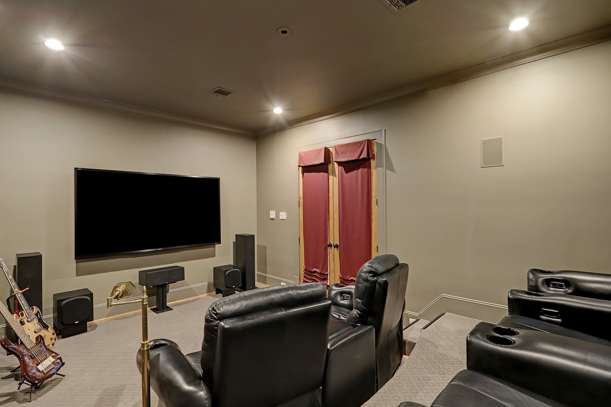 1813 Nantucket Drive , Houston, TX, 77057 | 2832195 | Realty Texas LLC