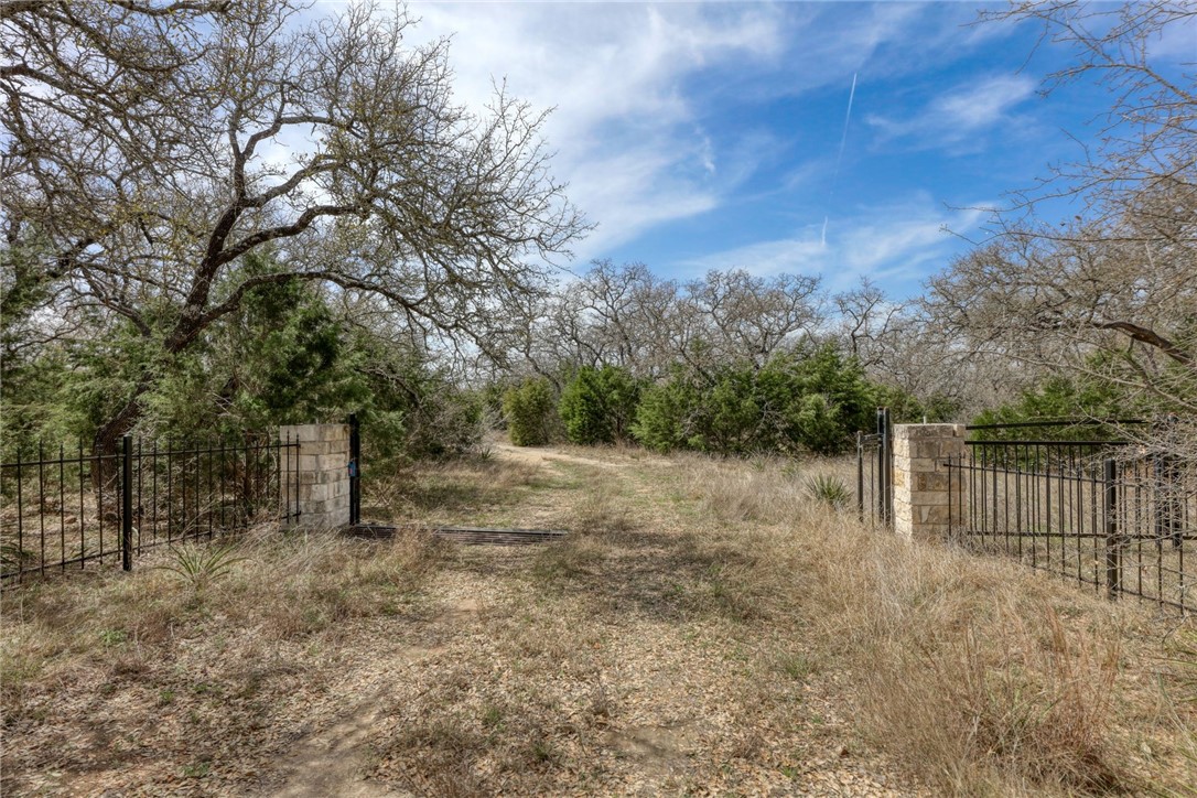 5006 Lohmans Ford Road , Lago Vista, TX, 78645 | 3029875 | Realty Texas LLC