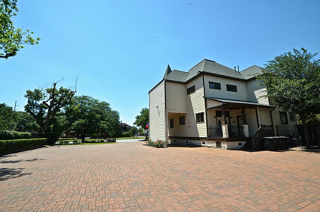 420 Heights Boulevard , Houston, TX, 77007 | 61792465 | Realty Texas LLC